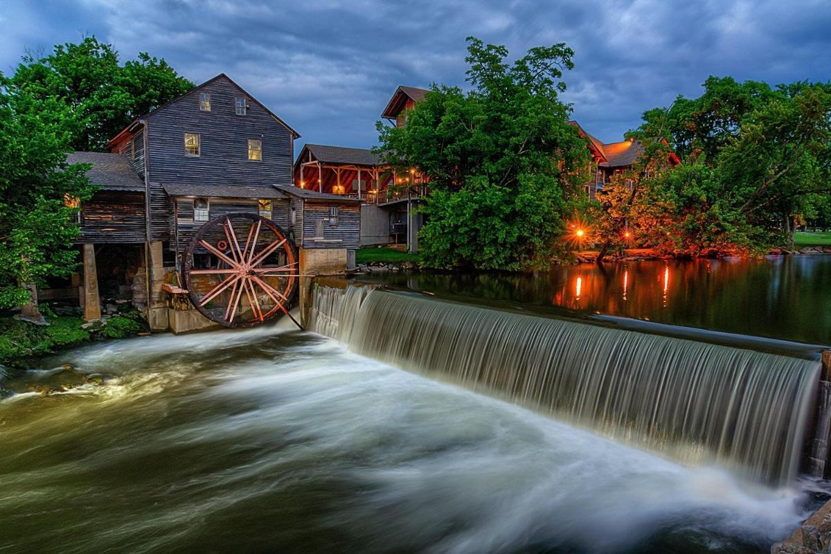 Key Lime Pie, Hot Tub,Wifi, 1089 Free Tickets Each Paid Day, Dollywood And More Gatlinburg Exterior photo