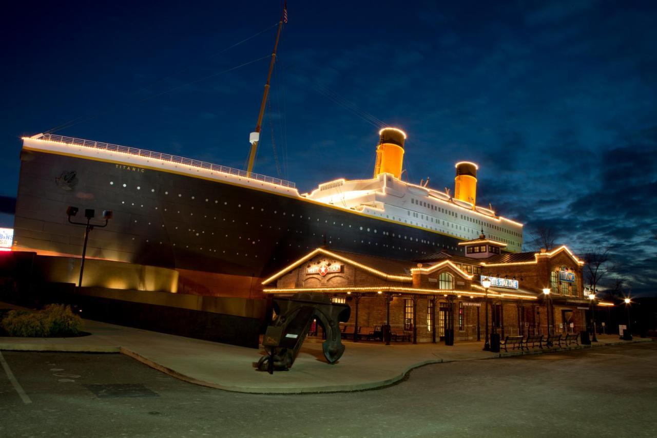 Key Lime Pie, Hot Tub,Wifi, 1089 Free Tickets Each Paid Day, Dollywood And More Gatlinburg Exterior photo