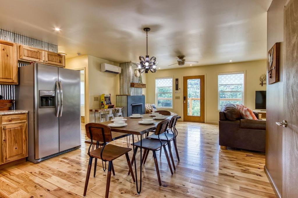 Key Lime Pie, Hot Tub,Wifi, 1089 Free Tickets Each Paid Day, Dollywood And More Gatlinburg Exterior photo