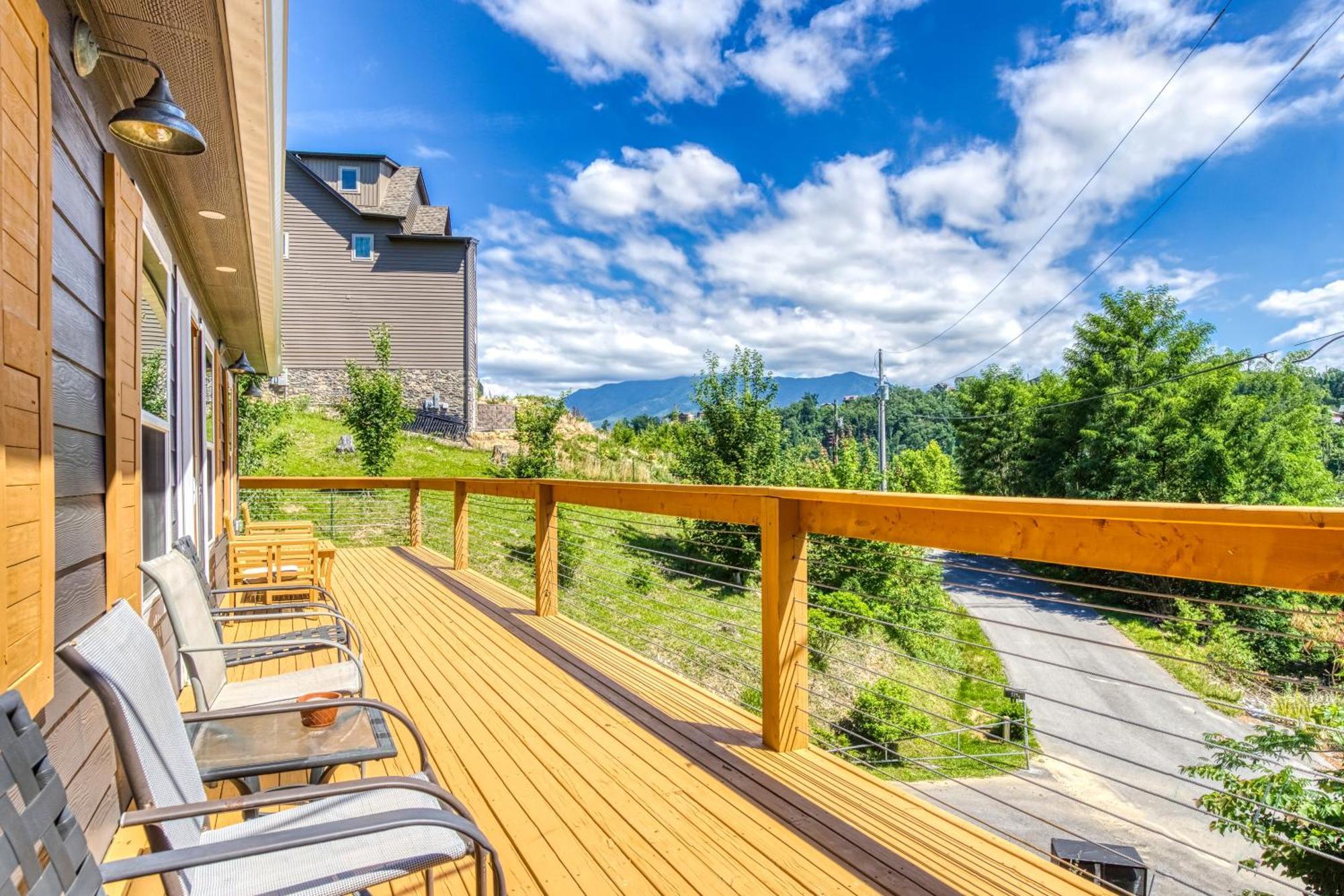 Key Lime Pie, Hot Tub,Wifi, 1089 Free Tickets Each Paid Day, Dollywood And More Gatlinburg Exterior photo