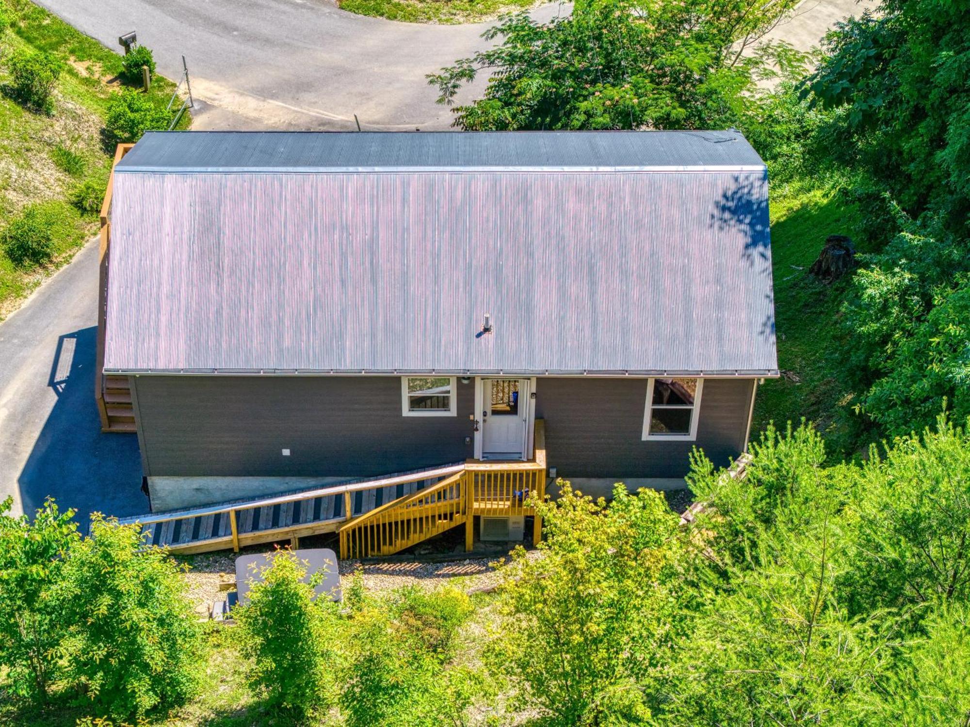 Key Lime Pie, Hot Tub,Wifi, 1089 Free Tickets Each Paid Day, Dollywood And More Gatlinburg Exterior photo